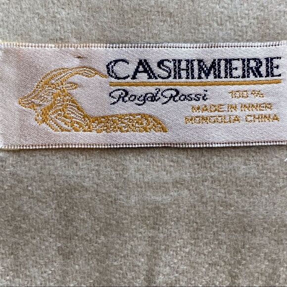 Royal Rossi 100% Cashmere Scarf - Picture 2 of 6